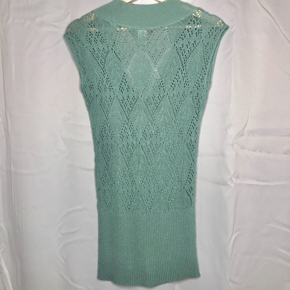 DEMANDING Sleeveless Top, Sz S - Picture 5 of 5